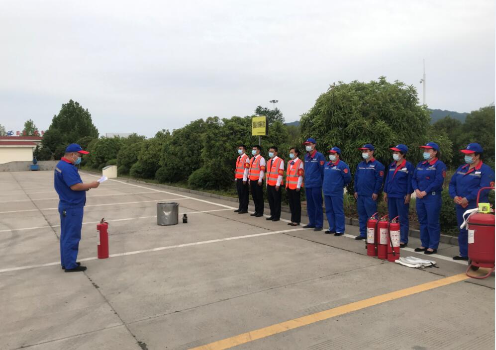 圖說:服務(wù)區(qū)公司所屬服務(wù)區(qū)積極開展安全生產(chǎn)培訓(xùn)1.jpg 圖說:服務(wù)區(qū)公司所屬服務(wù)區(qū)積極開展安全生產(chǎn)培訓(xùn)1.jpg